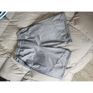 Mizuno Gray Athletic Shorts Size L (10/12)